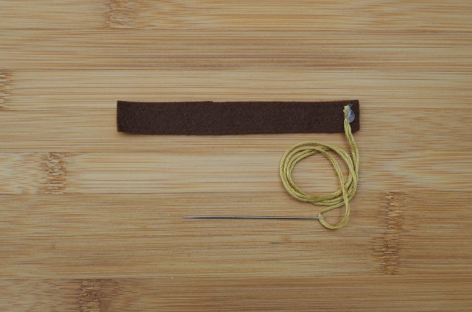 simple felt Christmas tree ornament