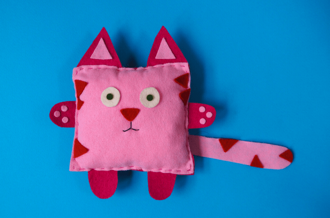 cute cat hand sewing project